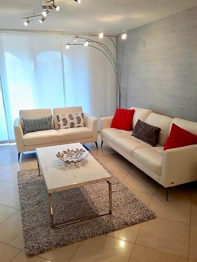 Resort Style In Aventura Florida Exterior photo