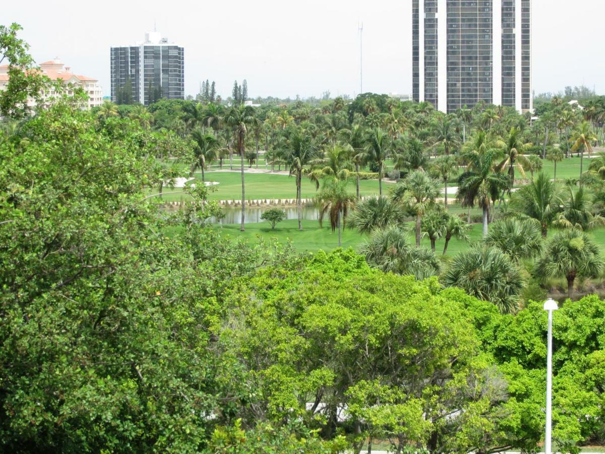 Resort Style In Aventura Florida Exterior photo