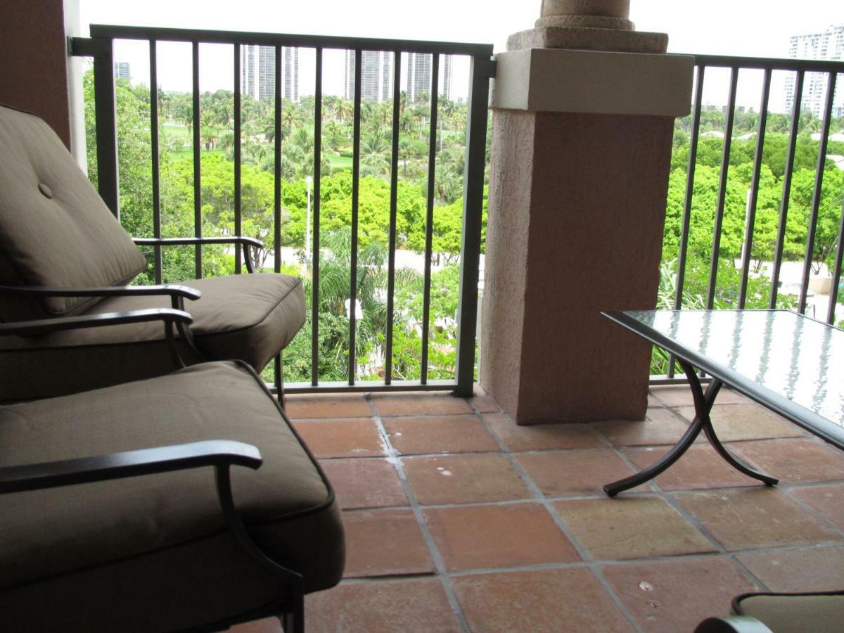 Resort Style In Aventura Florida Exterior photo