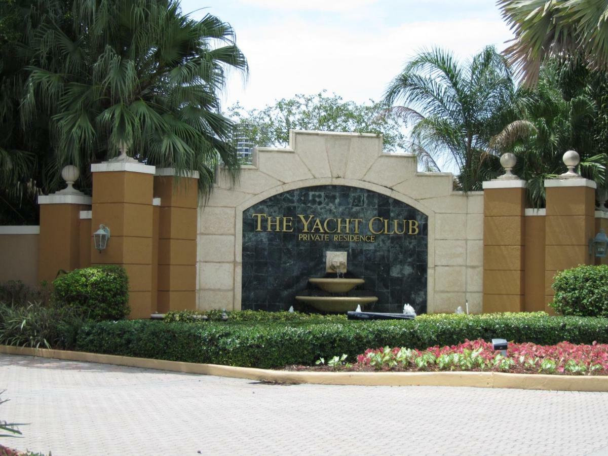 Resort Style In Aventura Florida Exterior photo