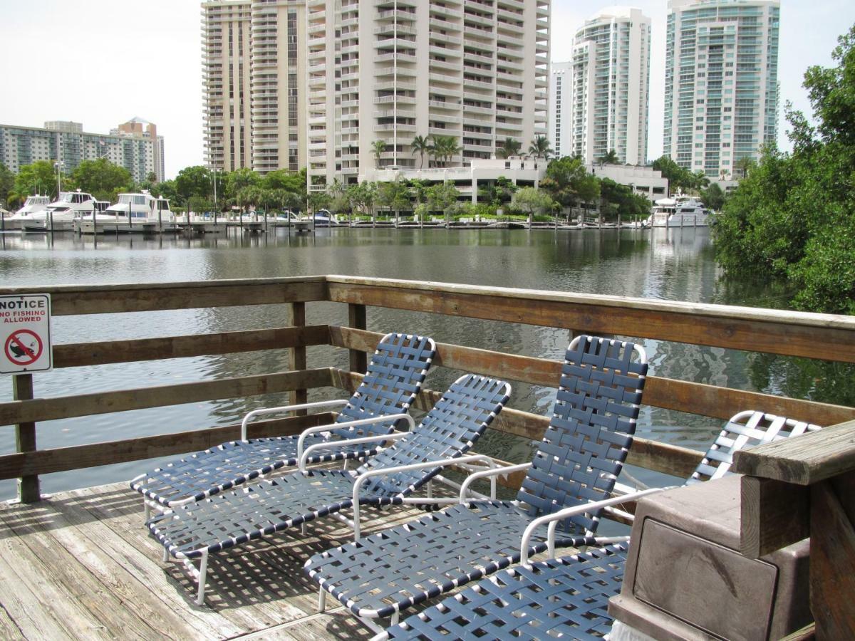 Resort Style In Aventura Florida Exterior photo